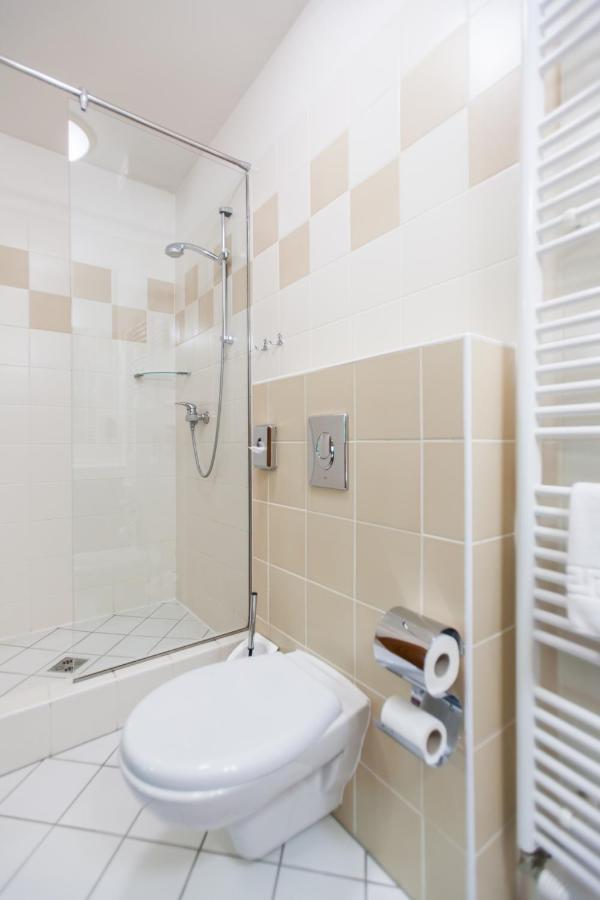 Hotel Vinar - Bed & Breakfast Kurdejov Exterior photo